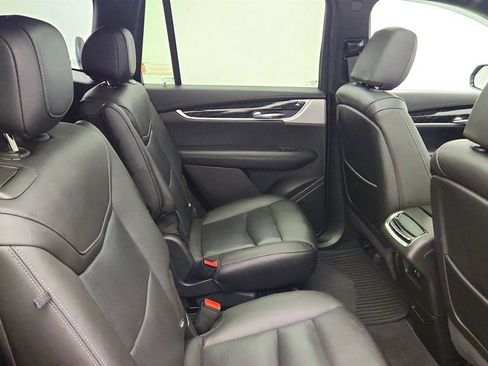 Used 2022 Cadillac XT6 Premium Luxury w/ Technology Package AWD/4WD image 22