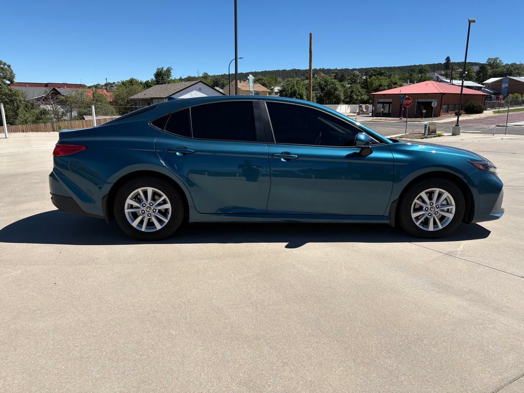 Used 2025 Toyota Camry LE w/ Convenience Package FWD image 4