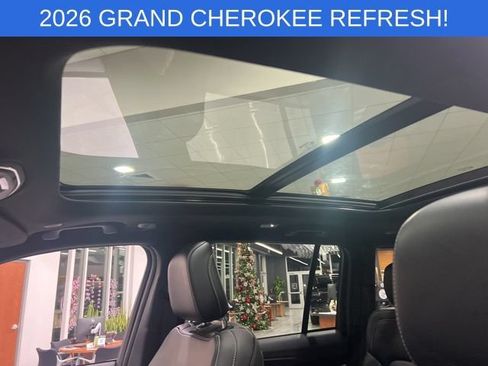 New 2026 Jeep Grand Cherokee Limited w/ Limited Altitude Package AWD/4WD image 15