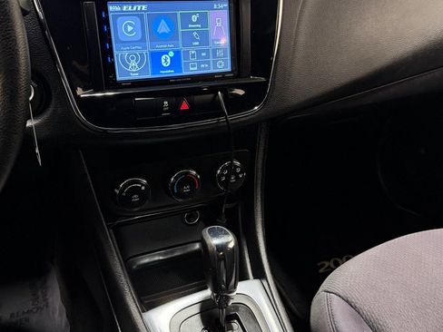 Used 2014 Chrysler 200 LX image 13