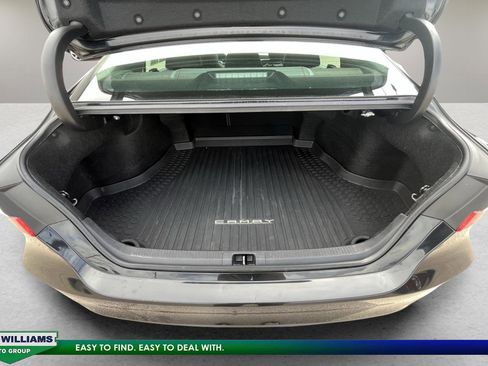 Used 2019 Toyota Camry XLE image 29