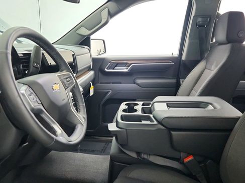 Used 2026 Chevrolet Silverado 1500 LT AWD/4WD image 17