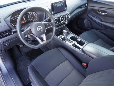 Used 2023 Nissan Sentra SV image 9