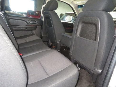 Used 2013 Chevrolet Avalanche LS image 30