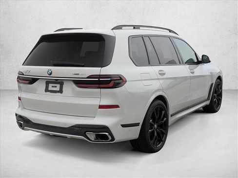 Used 2026 BMW X7 xDrive40i w/ M Sport Package AWD/4WD image 2