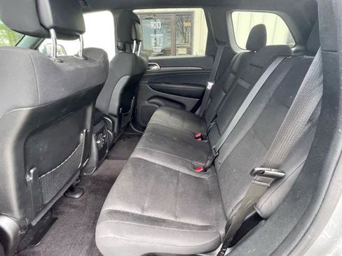 Used 2017 Jeep Grand Cherokee Laredo w/ Quick Order Package 23E image 12