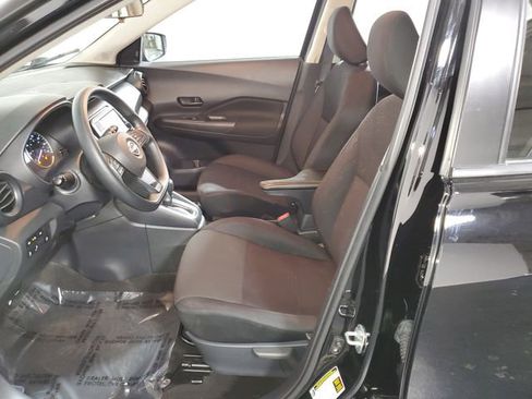 Used 2023 Nissan Kicks S image 8