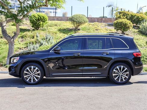 Used 2023 Mercedes-Benz GLB 250 image 2