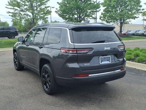 Used 2023 Jeep Grand Cherokee L Limited AWD/4WD image 6