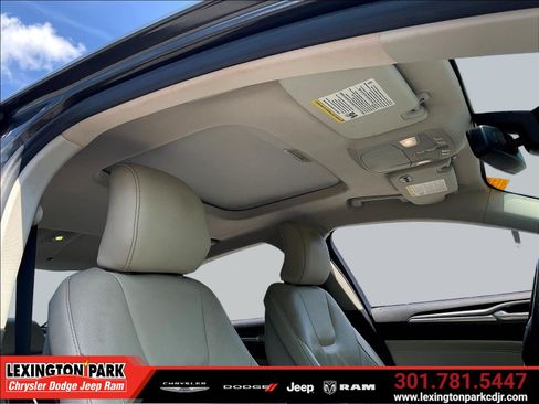 Used 2016 Ford Fusion Titanium AWD/4WD image 24