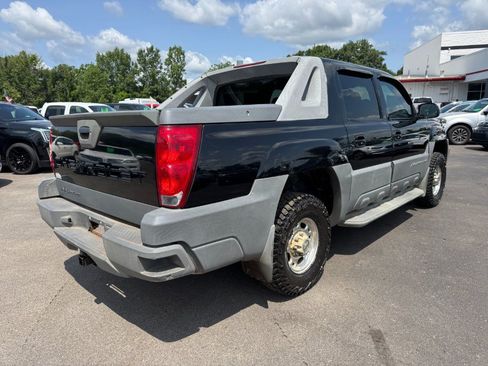 Used 2002 Chevrolet Avalanche 2500 w/ Convenience Pkg AWD/4WD image 5