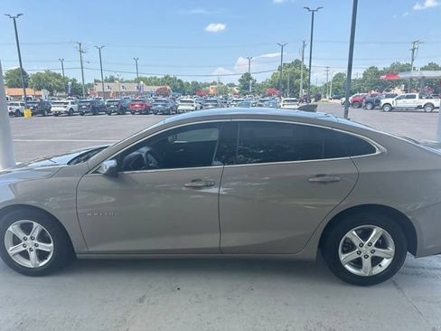 Used 2023 Chevrolet Malibu LT FWD image 27