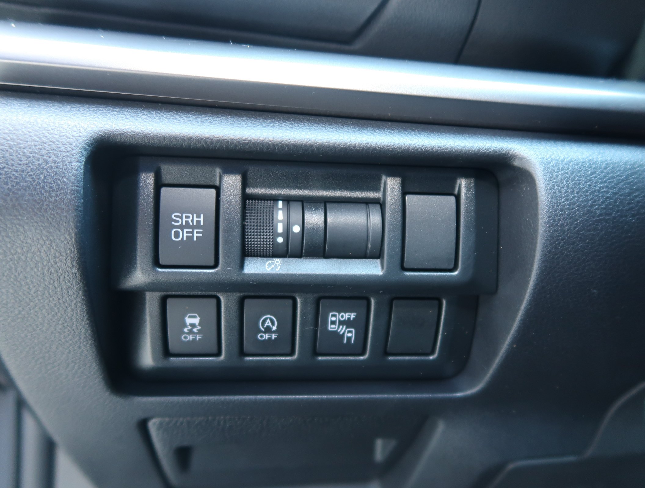 Used 2020 Subaru Crosstrek 2.0i Limited w/ Moonroof Package w/Navigation AWD/4WD image 18