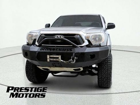 Used 2013 Toyota Tacoma 4x4 Double Cab w/ SR5 Pkg image 2