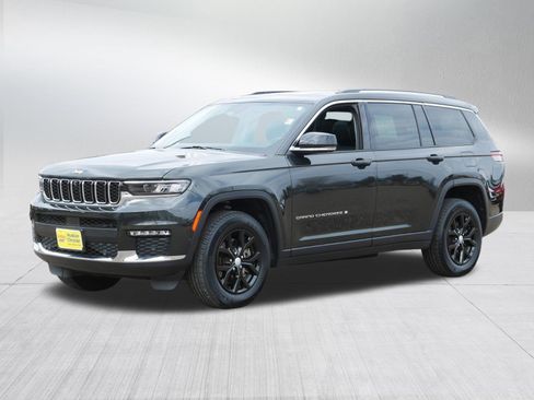 Used 2022 Jeep Grand Cherokee L Limited w/ Luxury Tech Group II image 3