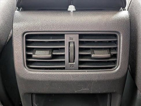 Used 2023 Nissan Rogue S AWD/4WD image 17