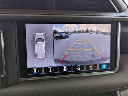 Used 2021 GMC Yukon Denali w/ Denali Premium Package AWD/4WD image 18