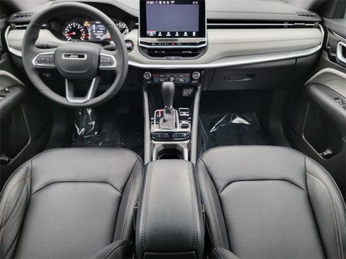 Certified 2024 Jeep Compass Limited image 26