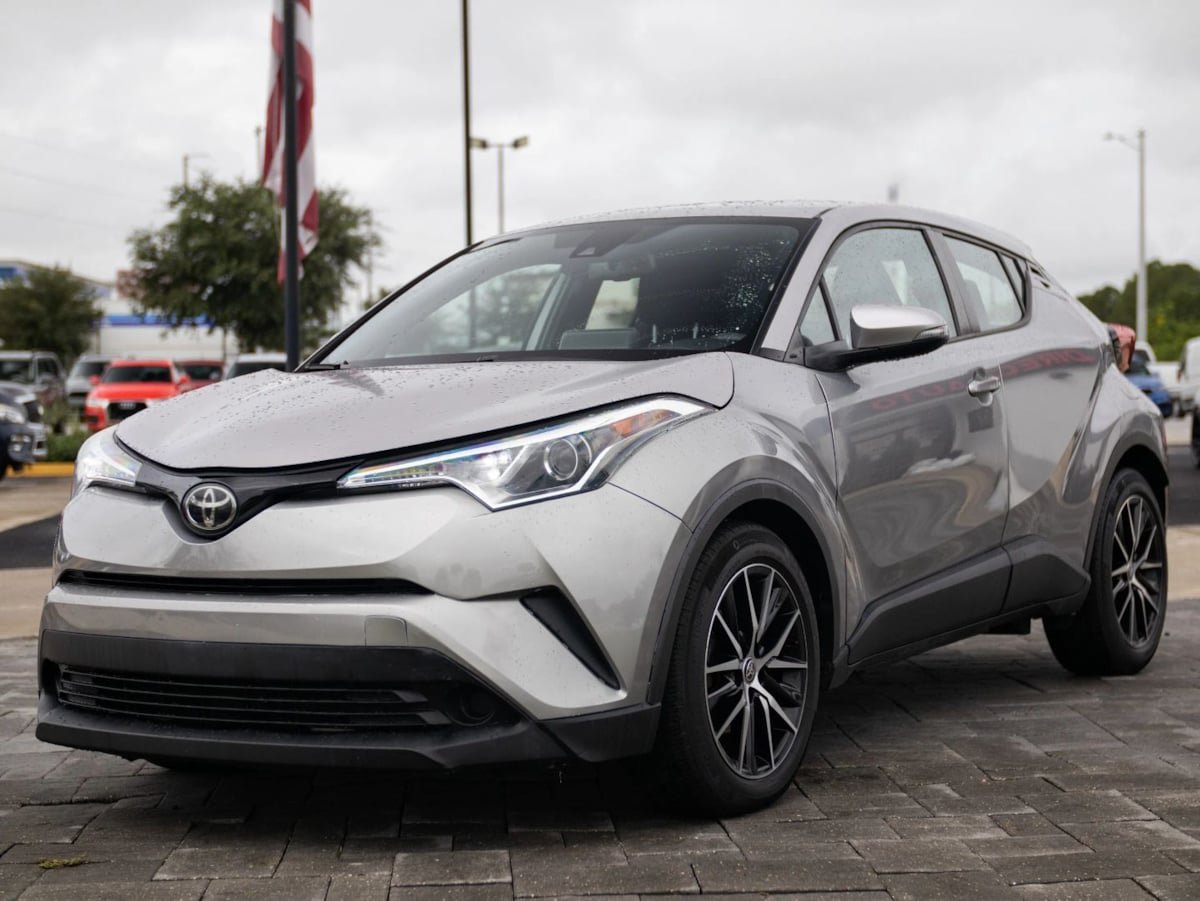 Used 2019 Toyota C-HR LE FWD image 6