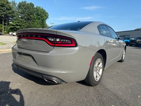 Used 2019 Dodge Charger SXT RWD image 5