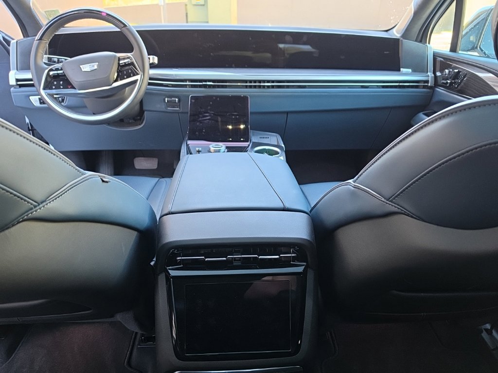 Used 2025 Cadillac Escalade IQ Luxury 2 AWD/4WD image 14