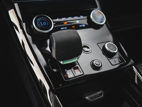 Used 2023 Land Rover Range Rover Sport SE Dynamic image 24