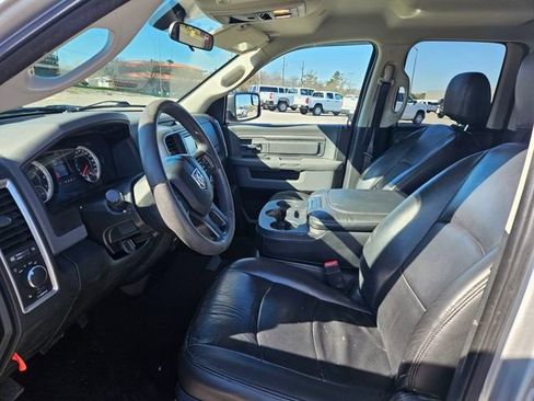 Used 2018 RAM 1500 Classic SLT image 9