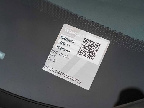 Certified 2025 Honda Pilot Elite image 28