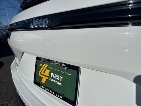 Certified 2022 Jeep Grand Cherokee Limited image 14