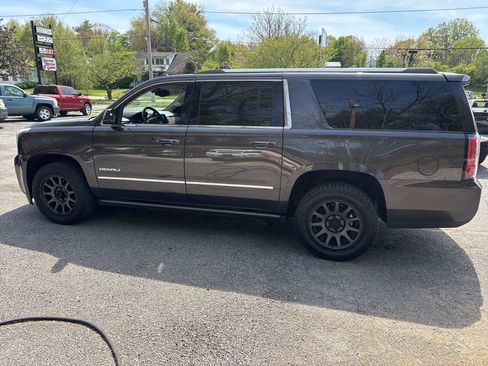 Used 2018 GMC Yukon XL Denali w/ Open Road Package image 19