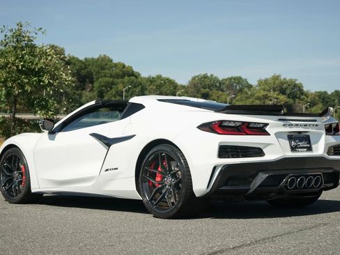 Used 2025 Chevrolet Corvette Z06 image 4