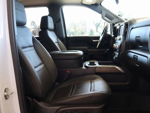 Used 2022 GMC Sierra 2500 Denali image 55