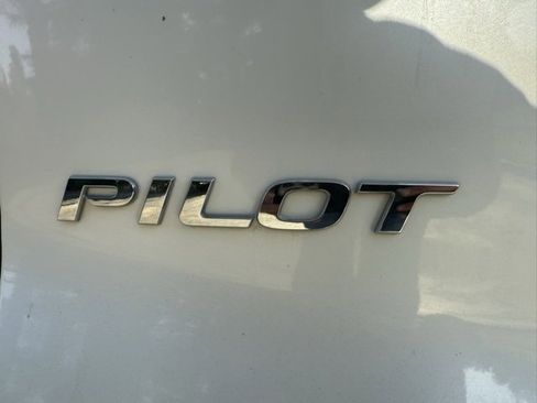 Used 2018 Honda Pilot Touring image 36