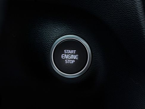 Used 2021 Volvo XC40 T5 Inscription w/ Advanced Package image 24