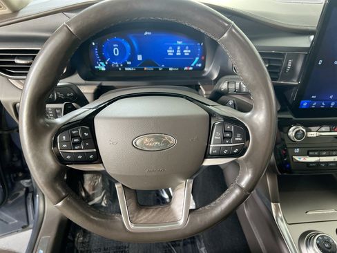Used 2021 Ford Explorer Platinum w/ Equipment Group 601A AWD/4WD image 11