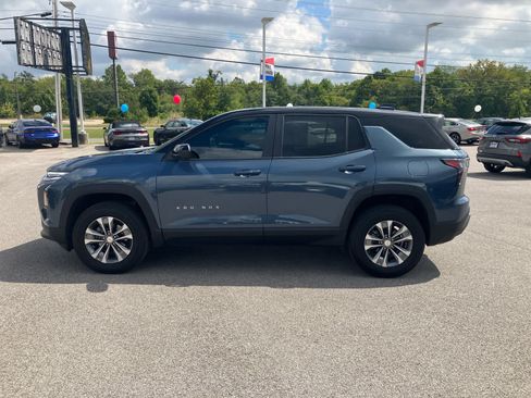 Used 2026 Chevrolet Equinox LT w/ Safety and Technology Package FWD image 4