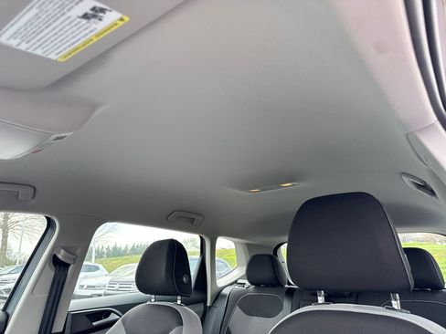Certified 2023 Volkswagen Taos S FWD image 36