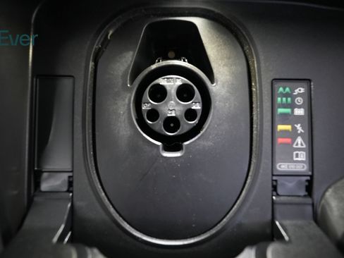 Used 2022 Audi e-tron S Premium Plus AWD/4WD image 27