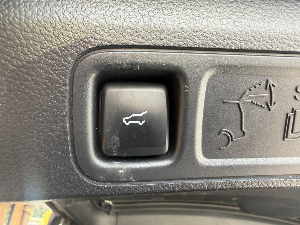 Used 2024 Ford Expedition XLT RWD image 23