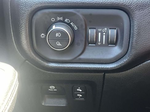 Used 2022 RAM 1500 Laramie AWD/4WD image 17