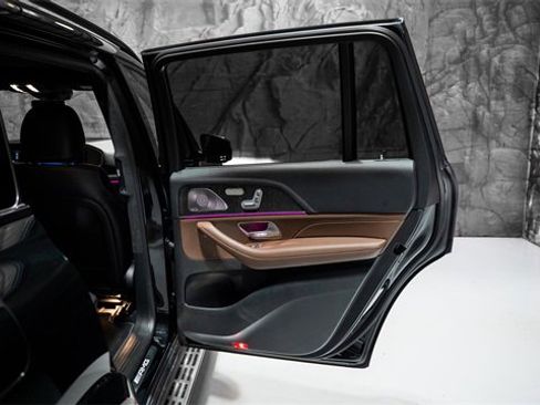 Used 2024 Mercedes-Benz GLS 63 AMG 4MATIC image 15