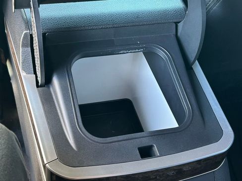 Used 2025 Toyota Sienna Platinum image 29