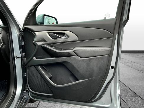 Used 2023 Chevrolet Traverse LT w/ LPO, Floor Liner Package AWD/4WD image 31
