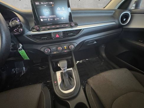 Used 2024 Kia Forte LXS FWD image 3