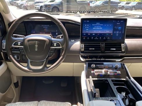 Certified 2023 Lincoln Navigator Black Label AWD/4WD image 8