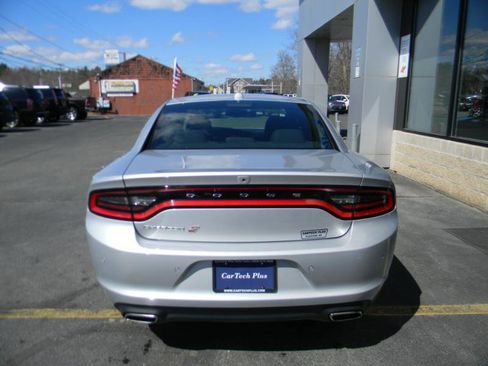 Used 2022 Dodge Charger SXT AWD/4WD image 7