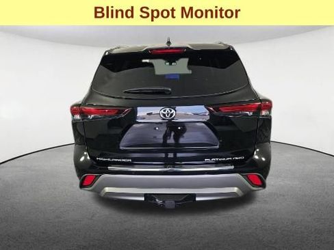 Used 2025 Toyota Highlander Platinum image 7