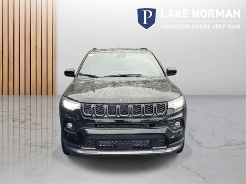 New 2026 Jeep Compass Latitude image 3