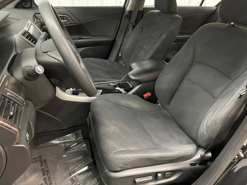 Used 2016 Honda Accord EX image 29
