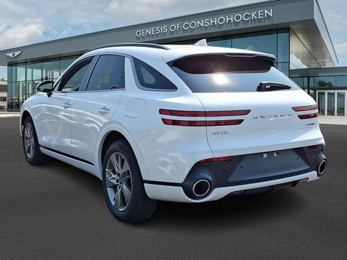 Used 2025 Genesis GV70 3.5T Sport image 4